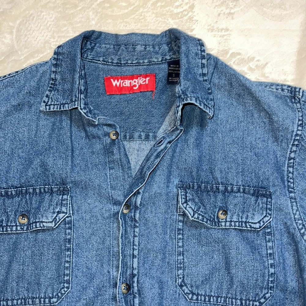 Wrangler denim button down - Picture 3 of 4